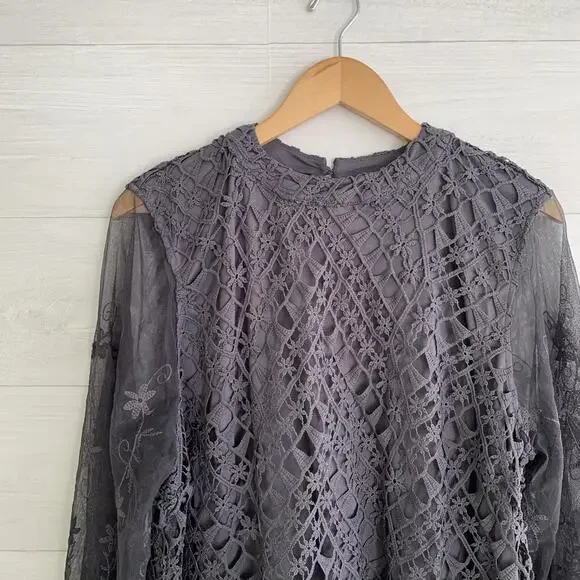 Black Lace Long-Sleeve Blouse - Picture 2 of 7